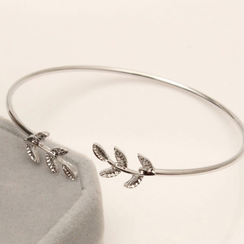 Silver Leaf Bangle bracelet NEW